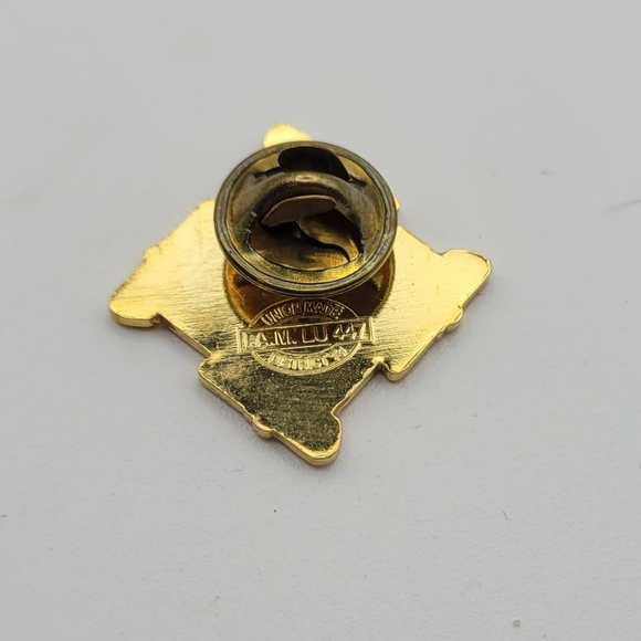 Gold Ladies Auxiliary Pin - Picture 6 of 7